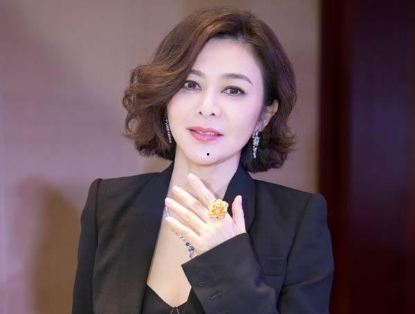 关之琳节目爆料最新,揭秘她不为人知的情感历程与演艺生涯！